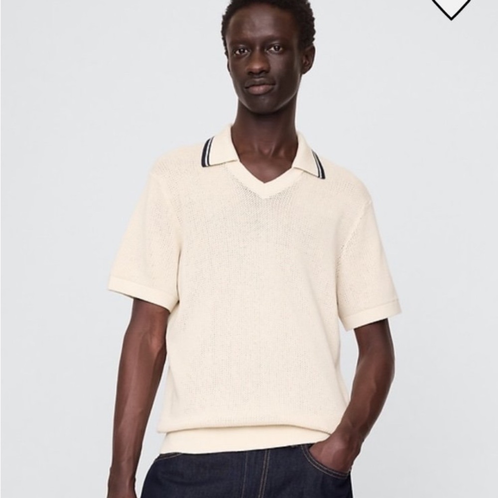 GAP Men's Cream Polo Shirt with Black Trim